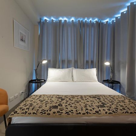 Uptown Parksuites Apartments Tower 2 Bgc By Ph Staycation Manila Exteriör bild