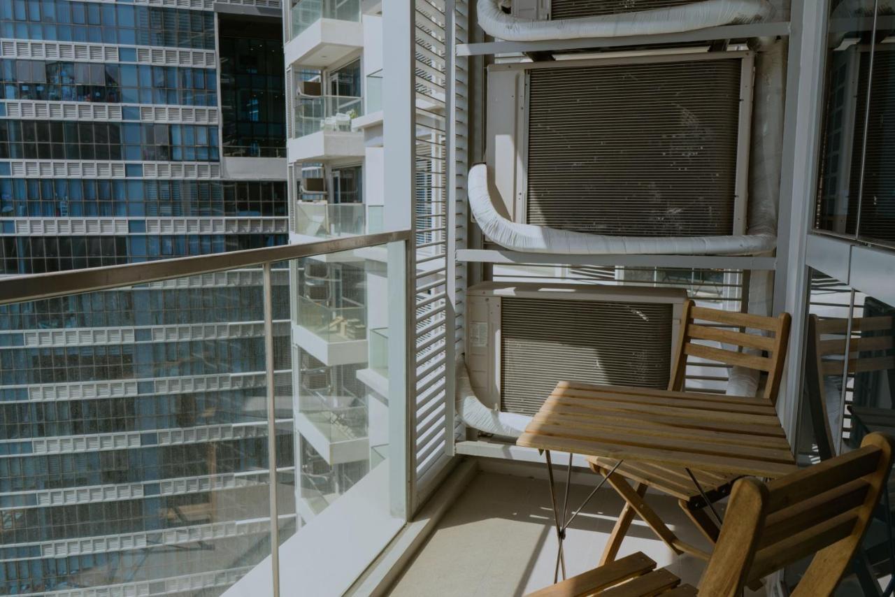 Uptown Parksuites Apartments Tower 2 Bgc By Ph Staycation Manila Exteriör bild