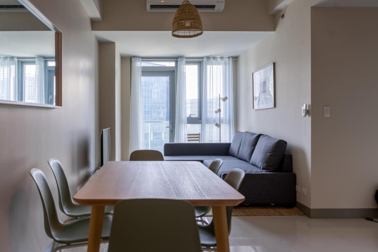 Uptown Parksuites Apartments Tower 2 Bgc By Ph Staycation Manila Exteriör bild