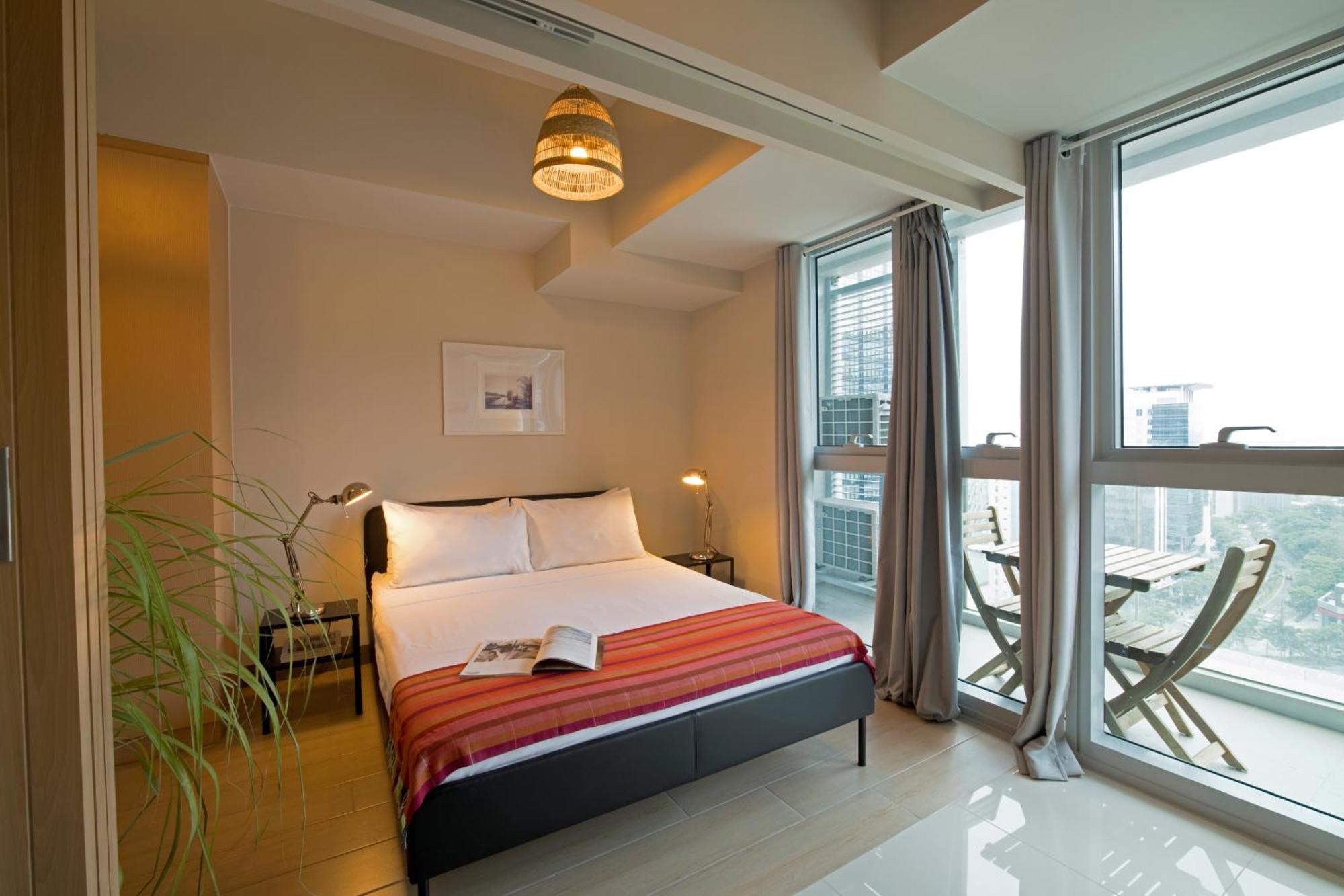 Uptown Parksuites Apartments Tower 2 Bgc By Ph Staycation Manila Exteriör bild
