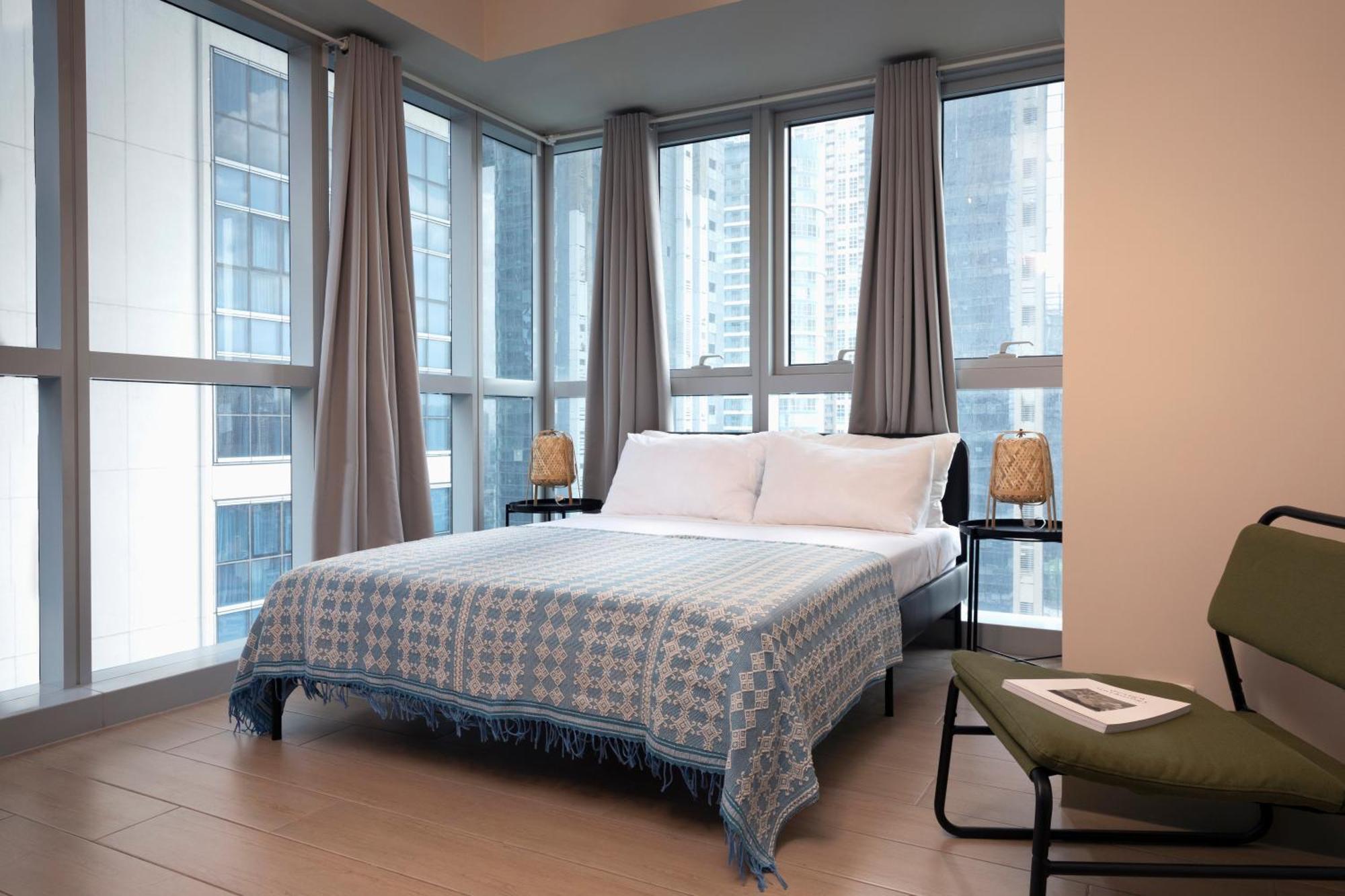 Uptown Parksuites Apartments Tower 2 Bgc By Ph Staycation Manila Exteriör bild