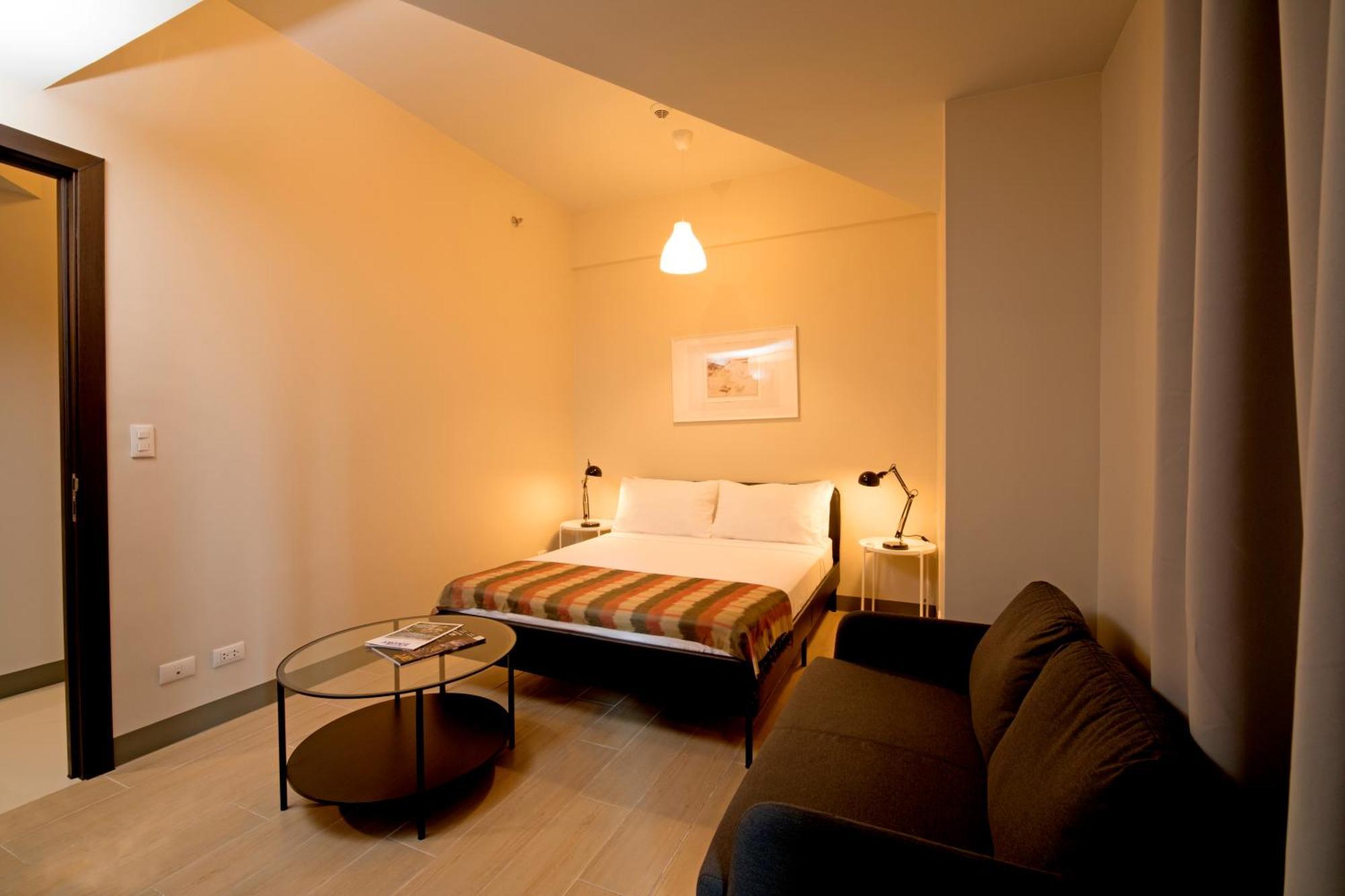 Uptown Parksuites Apartments Tower 2 Bgc By Ph Staycation Manila Exteriör bild