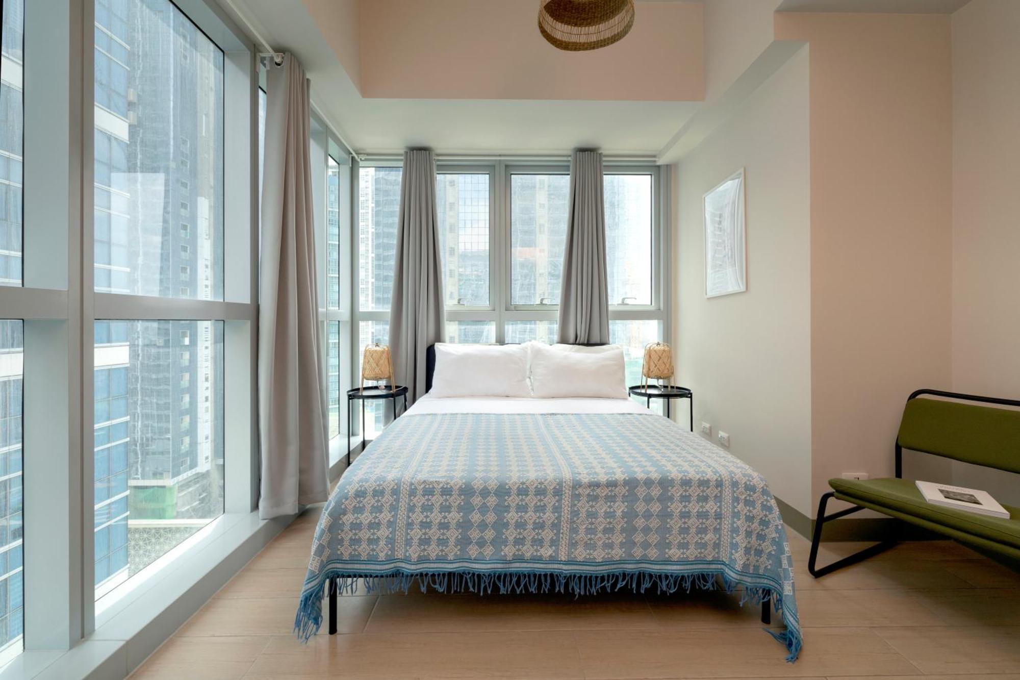 Uptown Parksuites Apartments Tower 2 Bgc By Ph Staycation Manila Exteriör bild